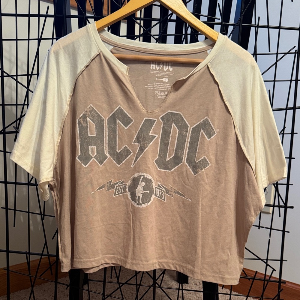 AC/DC NWOT Cropped Tee, 1X